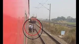 4 Men escape DEATH infront of Blasting Yuva Express