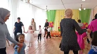 Танец с мамами
