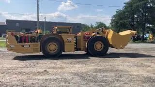 Caterpillar R1600G and Caterpillar AD30 #miningequipment #heavyequipment #caterpillar