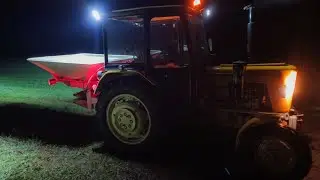 Nocny siew wapna z Ursusem C330 i Vlog 2023. Nic nie widać, za to dużo słychać.