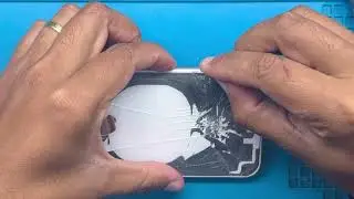 Trocando o vidro traseiro do iPhone com Máquina Laser