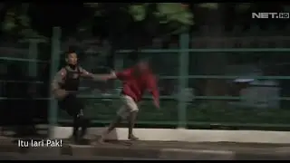 Bawa Ganja di Kantong, Pria ini Tarik-tarikan Sama Polisi - 86
