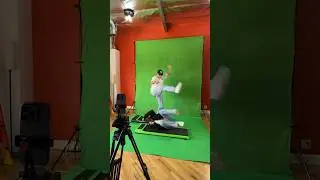The leg kick is crazy 😂 