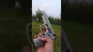 shooting 9mm Beretta handgun.#amazing#amazing gun#9mmbullet #firearmphotography