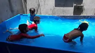 Diversão na piscina. Oba!