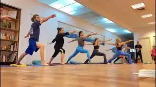 ימי שלישי בערב בסטודיו, שיעור יסודות היוגה