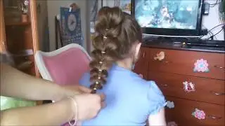Прическа для девочки на каждый день из хвостиков