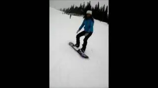 катаюсь на сноуборде)