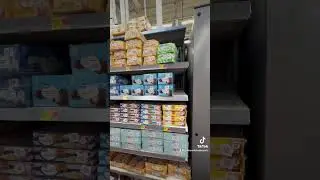 Mystery Flavored Twinkie From Hostess With Dude Dad #walmart #Twinkie #dudedad #dessert #shorts