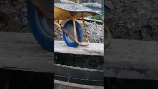 Бетонирование основания забора