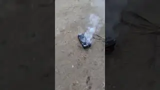 Как разжечь костёр от батарейки