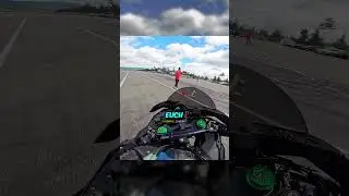 Ein Biker nimmt spontan an einem Rennen teil 😏