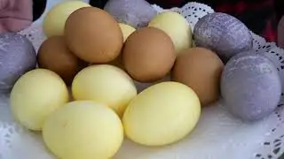 Красим ПАСХАЛЬНЫЕ ЯЙЦА натуральными продуктами