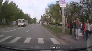 19.05.2015 Ижевск. За габаритным микроавтобусом, не заметил встречный автомобиль