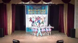 180546 Акробатическая постановка «Воздушный экипаж»