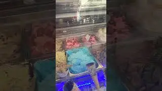 вафл вкусные, но милкшейк ужасный, лёд и молоко