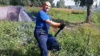 МАШИНА УЛЕТЕЛА В ОЗЕРО! НИКОГДА ТАК НЕ ПАРКУЙТЕСЬ...