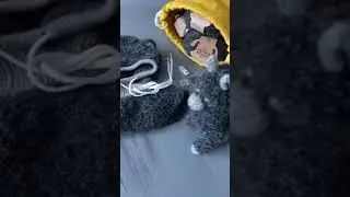 Игрушка спицами Лама и шлем из Drops Alpaca Boucle