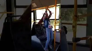 Когда заскучал в троллейбусе.