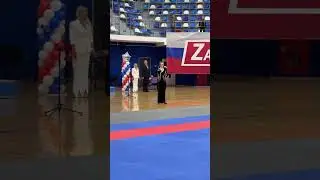 Гимн России (поет Виктория Райкина)