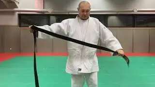 Le noeud de ceinture.