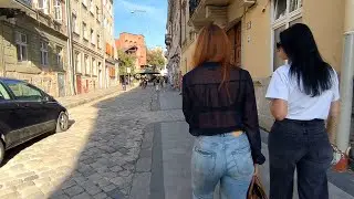 Львів 2024: дівчата у пошуків кавалерів у центрі Львова  Lviv walking tour