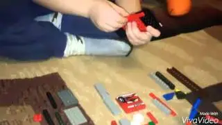 Как построить кровать и стол из LEGO.