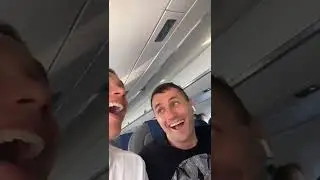 Пилоты нечаянно включили радио в самолете