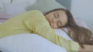 כשאתם ישנים על פנדה קשה להוריד את החיוך מהפנים :)