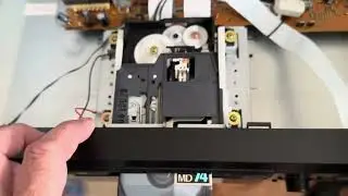 Sony MDS-JE520 No Disc C13 error with cover open.