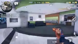 Jogando Critical Ops
