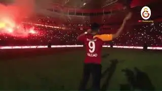 Falcao arka arkaya 2 üçlü