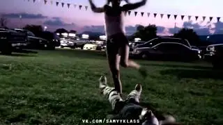 Удар по яйцам