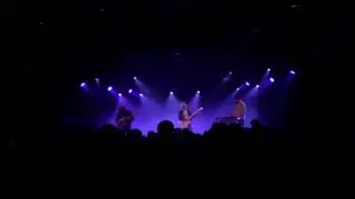Live — Men I Trust - Show Me How | Amsterdam Paradiso 17-05-2019
