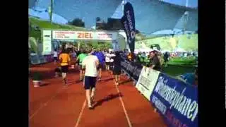 München Marathon Zieleinlauf ins Olympiastadion durch den Marathontunnel