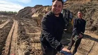 Встретил зайцев, пока искал парней.
