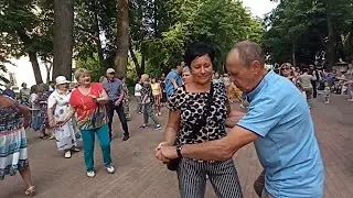 Танцы продолжаются 🕺💃 отдых для пенсионеров в парке городском 18.06.23 г. Калуга #танцы