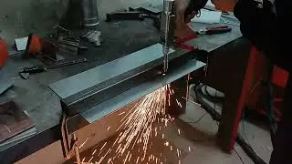 Демонстрация резки оцинкованного металла 2 мм на станке лазерной сварки SLS Fiber 2000