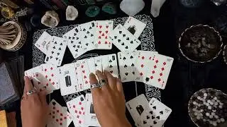 цыганский расклад о нём