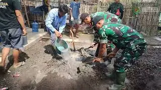 TNI Bersama Rakyat Pengecoran Tiang Bak & Pipanisasi Air Bersih 