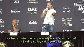Durante a Coletiva de  imprensa UFC/276 Adesanya desculte com Strickland