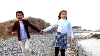 Таджикский мальчик с Индиской песней