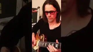 Myles Kennedy shreds! yes he does! #guitar #guitarist #myleskennedy