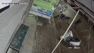 2018 | PUNE | Mobile phone Theft caught on CCTV
