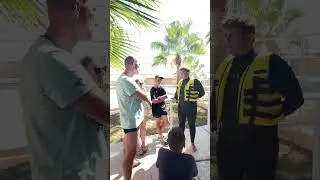 Delfinoterapeuta Piotr opowiada o tym, co jest istotne w delfinoterapii.