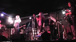 Tom's Family - People Say (The Meters)