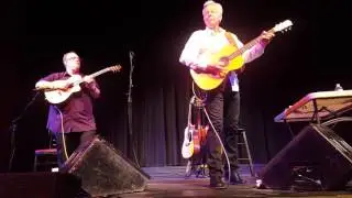 Tommy Emmanuel shredding the Guitar