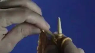 Performing a knitted bind-off on the wrong side of your work