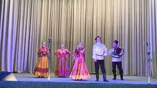Из-за гор- горы едут мазуры