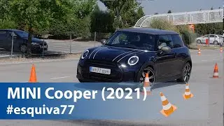 MINI Cooper 2021 - Maniobra de esquiva (moose test) y eslalon | km77.com